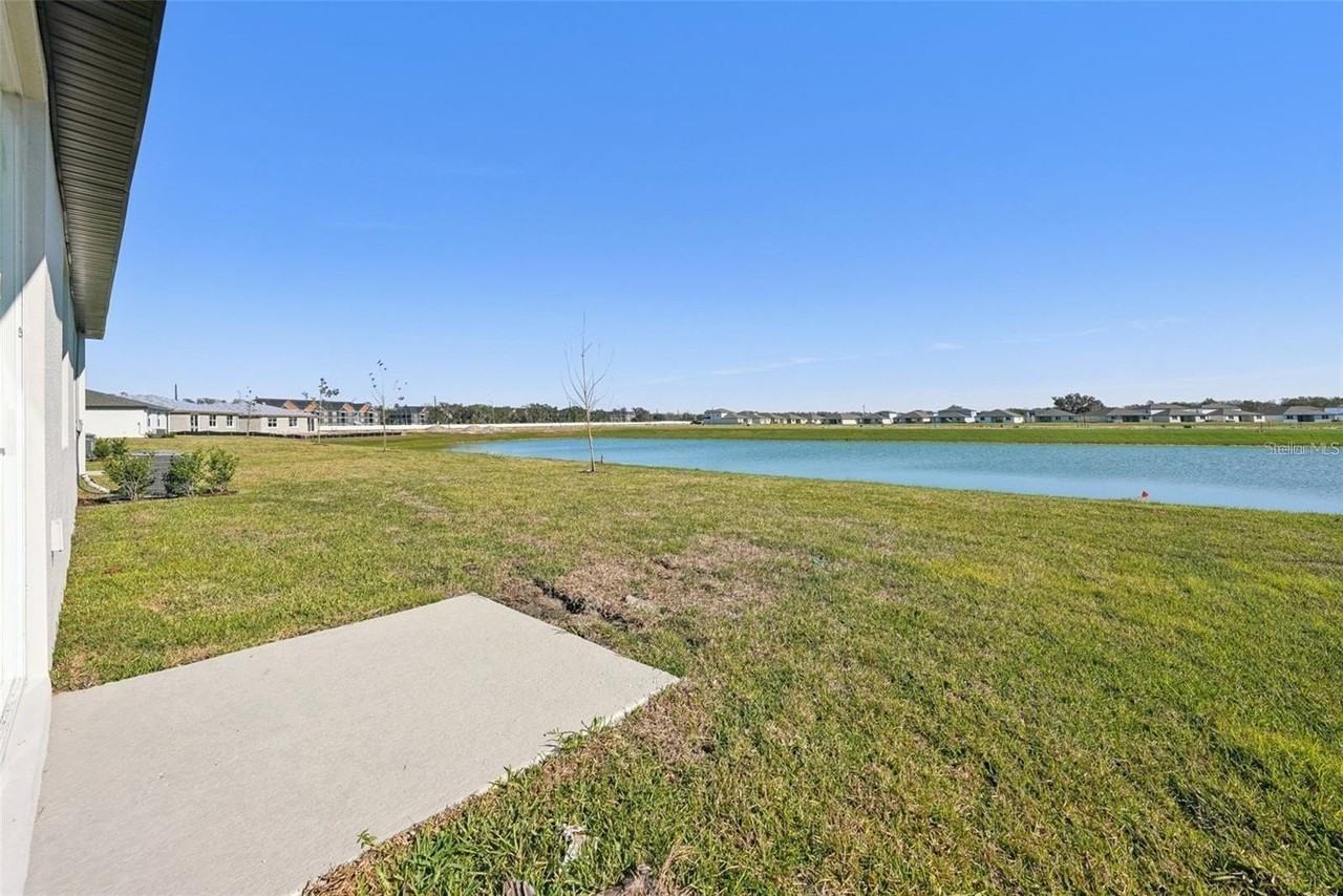 2106 Rosewood Dr - Photo 2 of 27