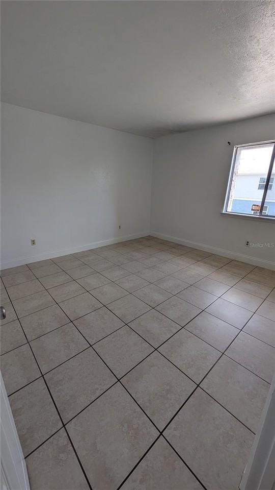 4028 Billingsgate Rd - Photo 6 of 8