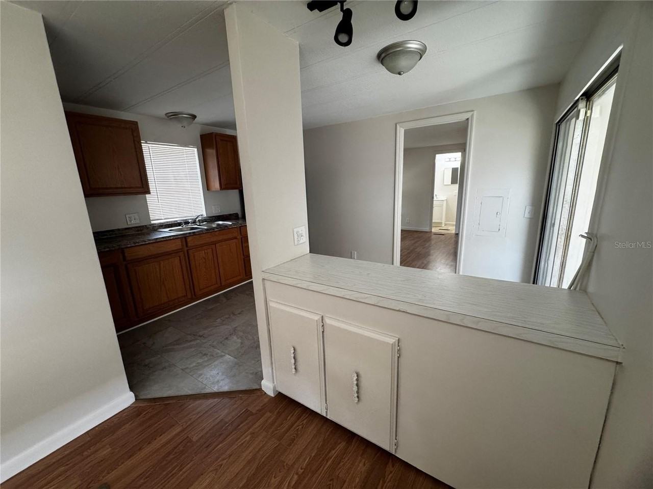 1001 Ne 77th St #9 - Photo 5 of 10