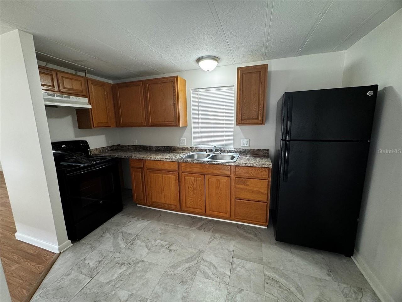 1001 Ne 77th St #9 - Photo 6 of 10