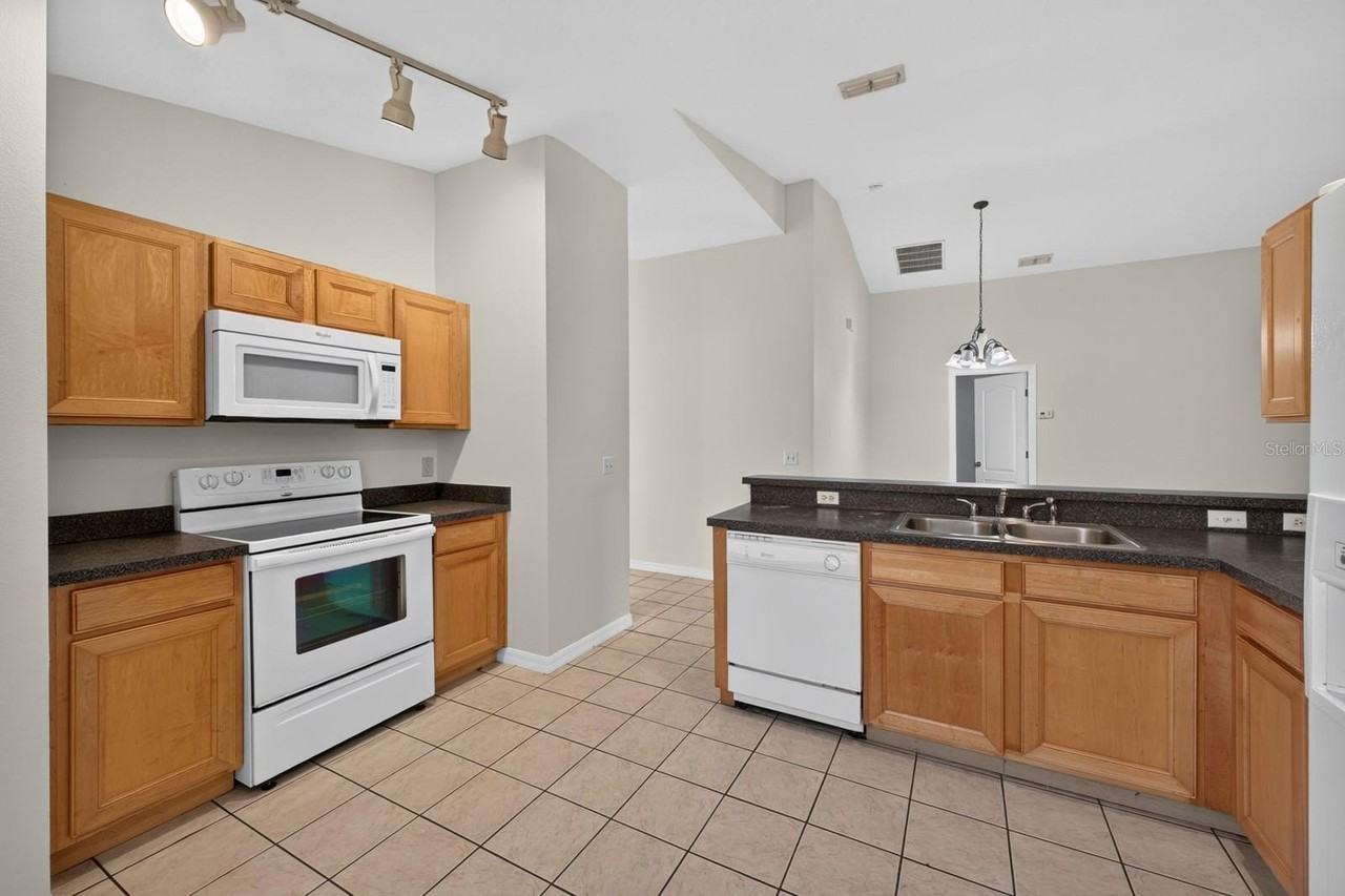 839 Sandy Ridge Dr - Photo 4 of 29