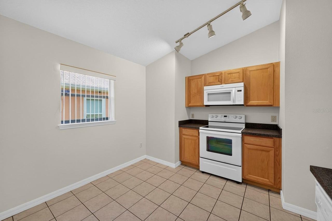 839 Sandy Ridge Dr - Photo 5 of 29