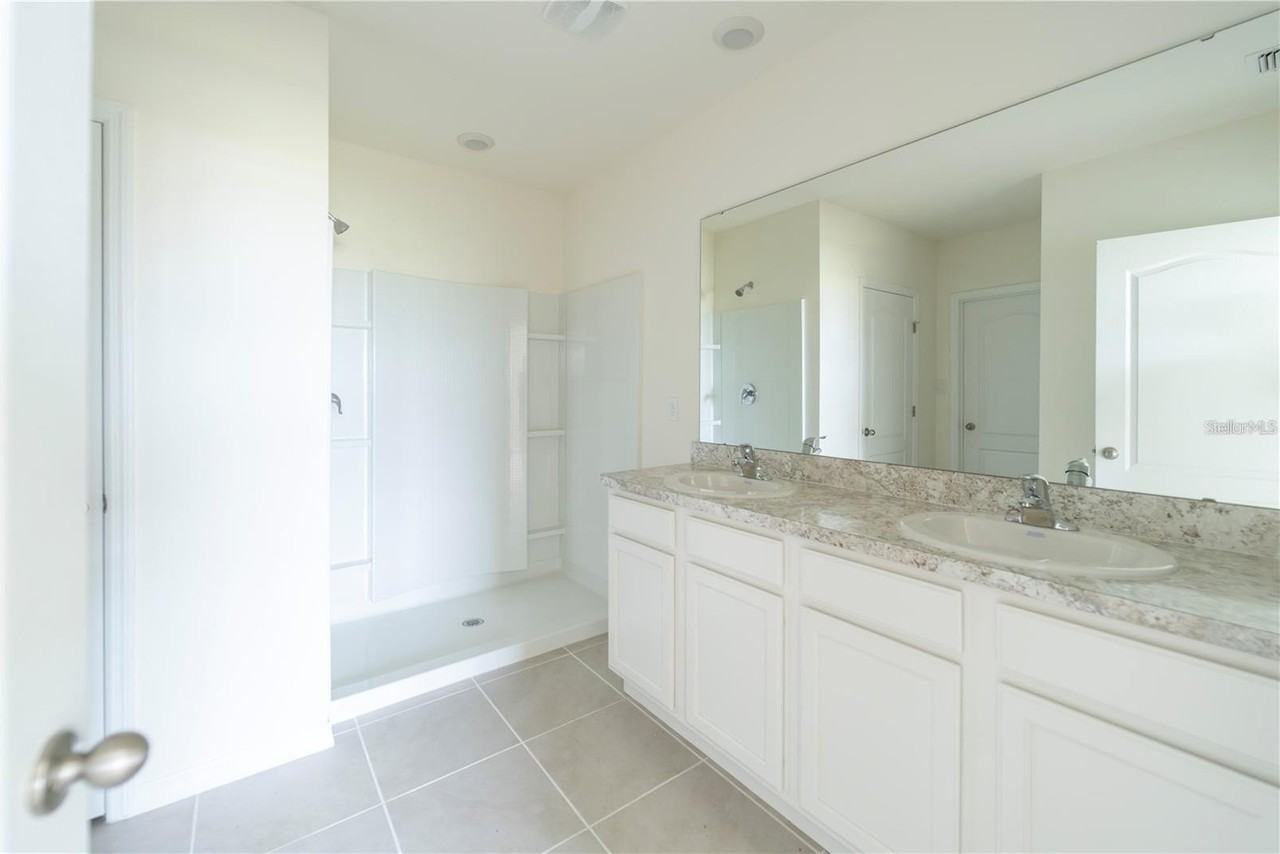1811 Silverbell Loop - Photo 5 of 14