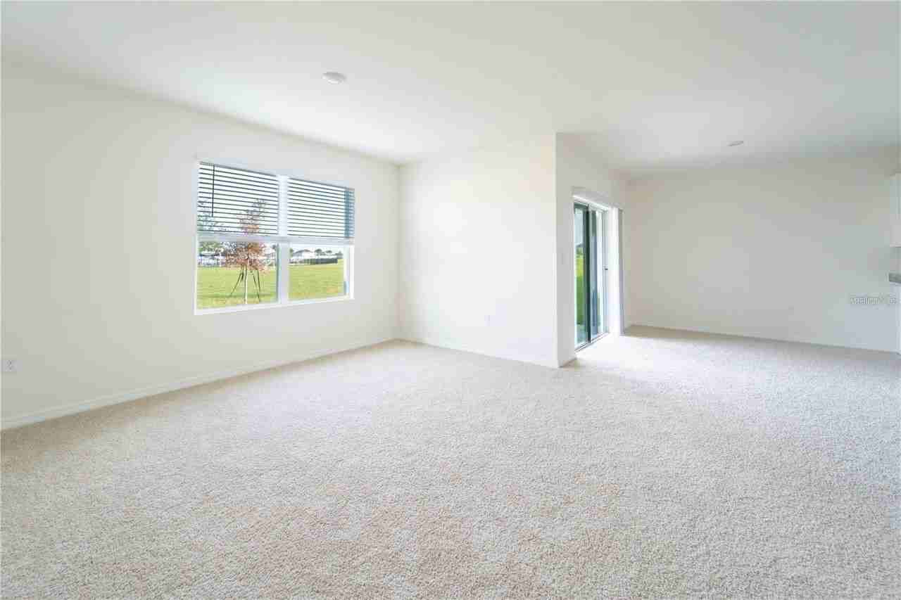 1811 Silverbell Loop - Photo 7 of 14