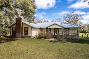 featured image of 7115 Sw 80th Ave