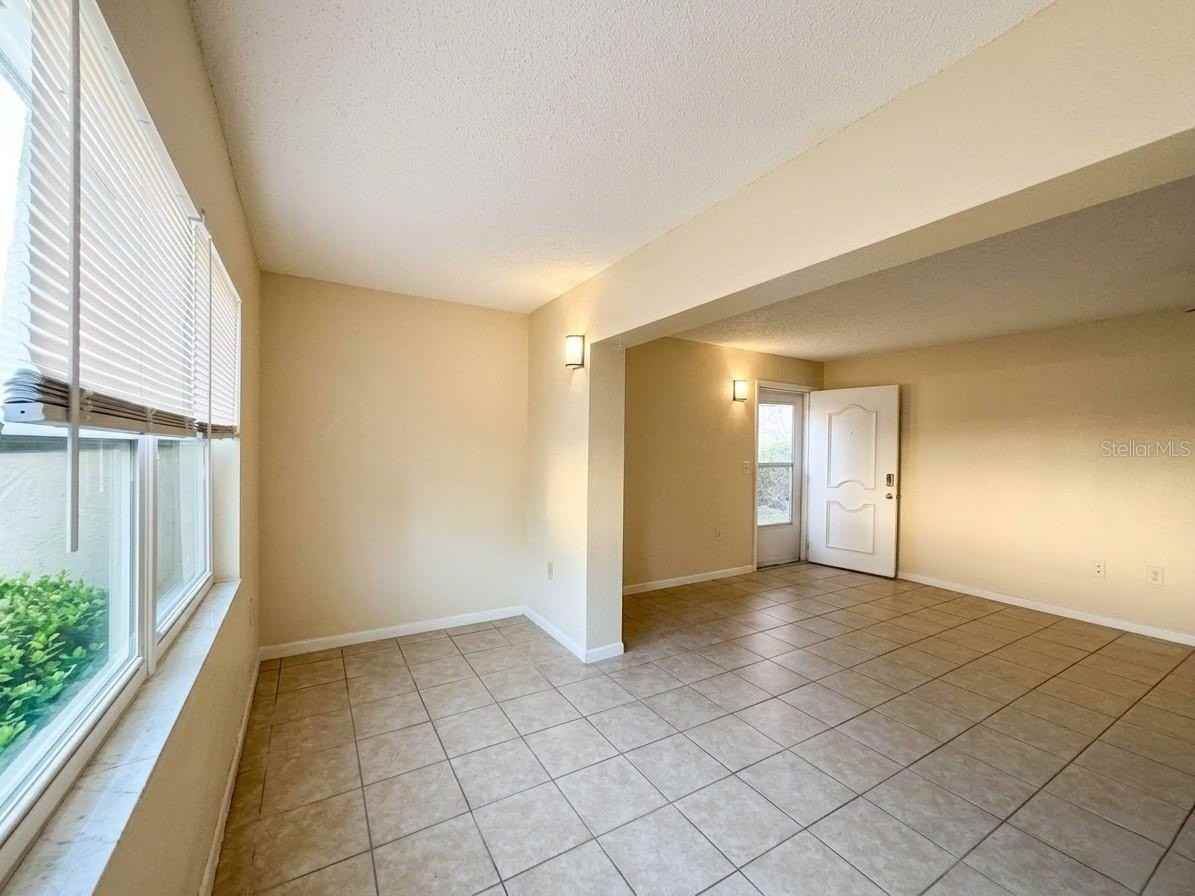 1103 Cypress Gardens Blvd #30 - Photo 5 of 11
