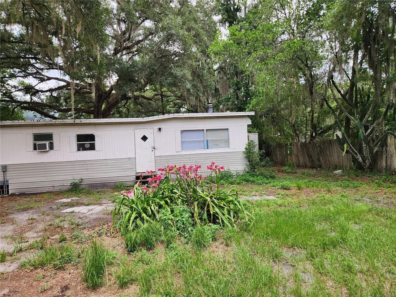 24815 Audrey Rd - Photo 2 of 25