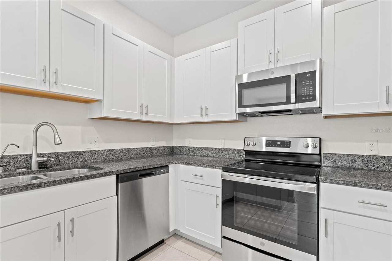 13448 Crest Lake Dr - Photo 3 of 36