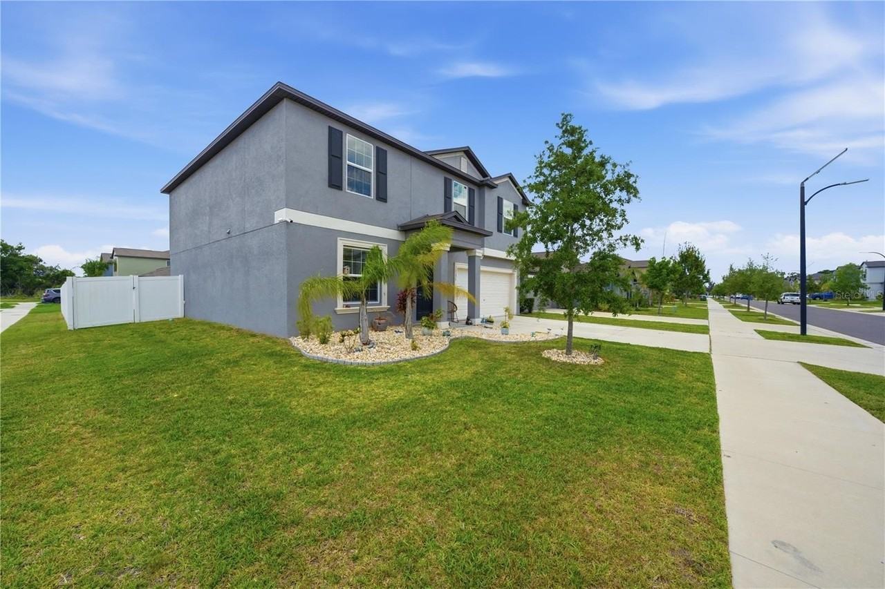 10291 Shady Preserve Dr - Photo 2 of 45