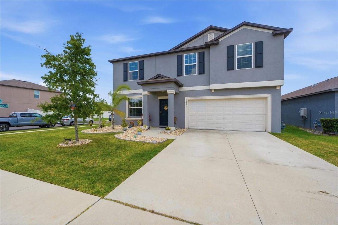 10291 Shady Preserve Dr - Photo 3 of 45