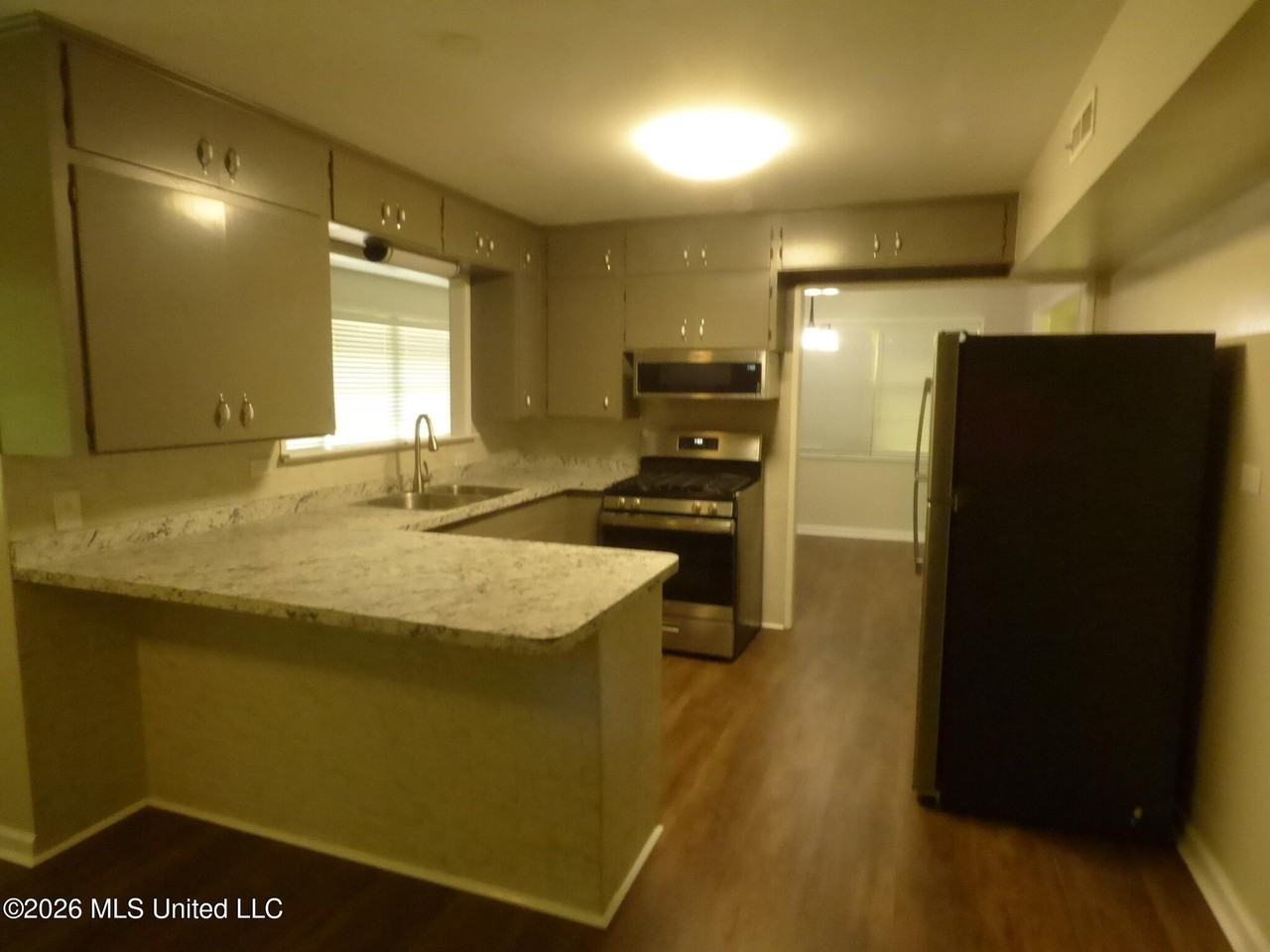 2083 Martin Rd - Photo 2 of 18