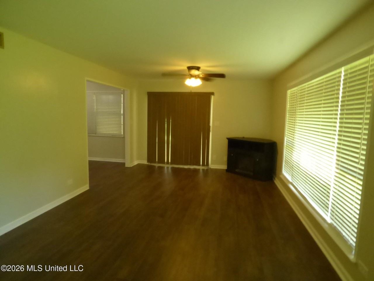 2083 Martin Rd - Photo 3 of 18