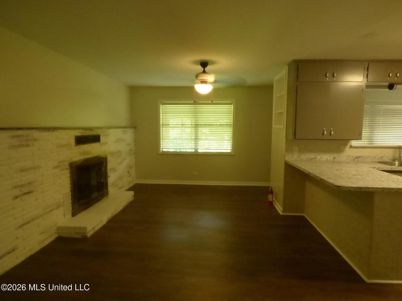 2083 Martin Rd - Photo 4 of 18