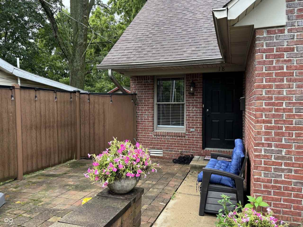 18 Hough St - Photo 6 of 6