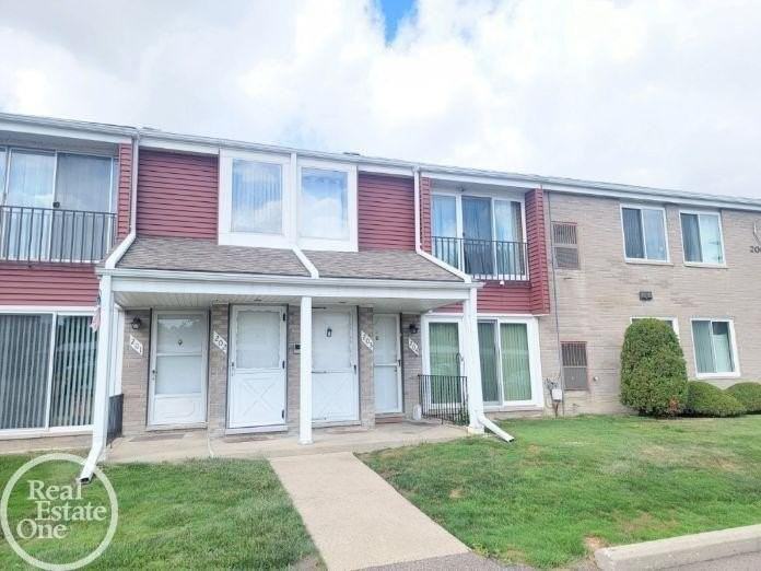203 Sunset Ln - Photo 2 of 13