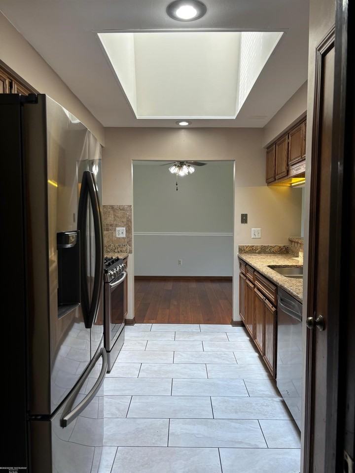 49850 Potomac Ct - Photo 4 of 8