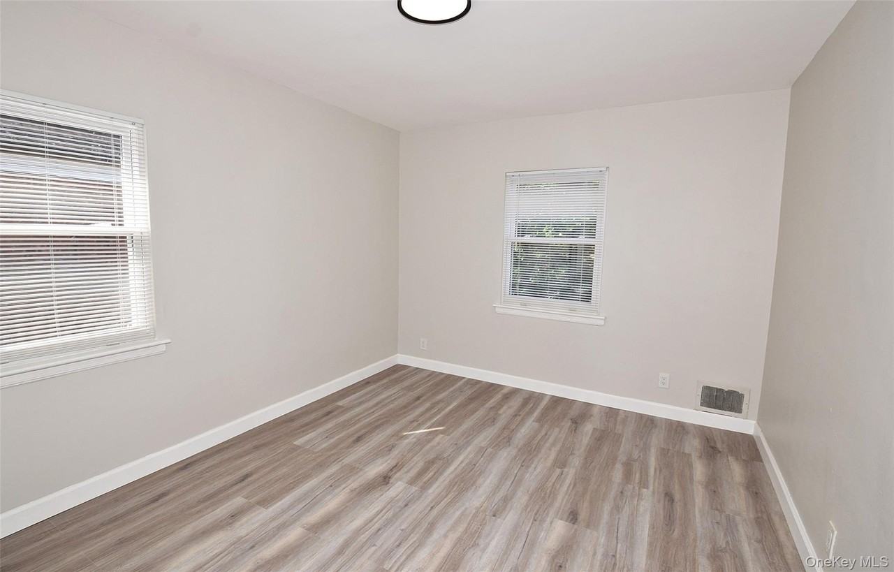 7336 197th St - Photo 4 of 16