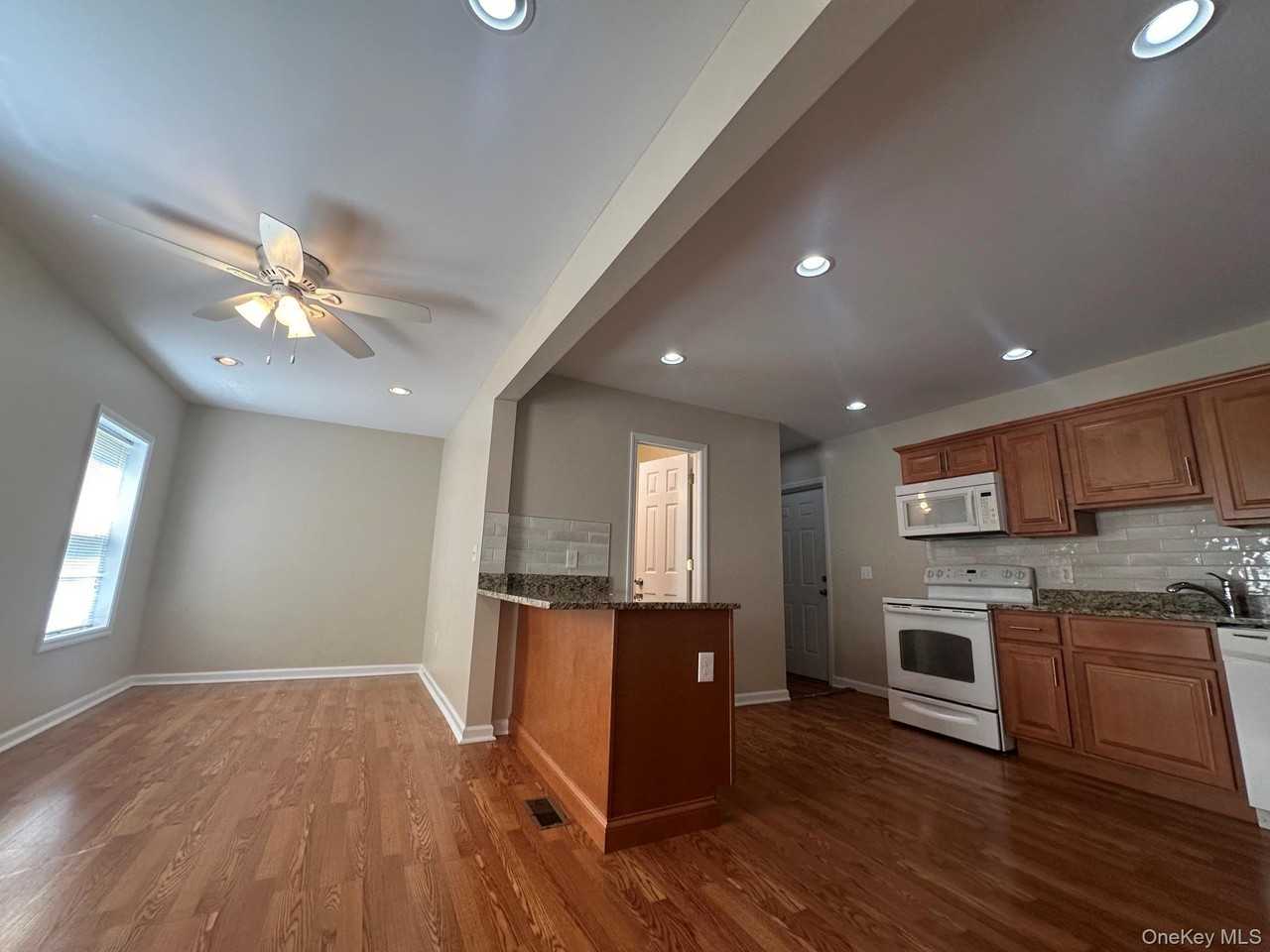 29 Fort Putnam St #1 - Photo 3 of 10