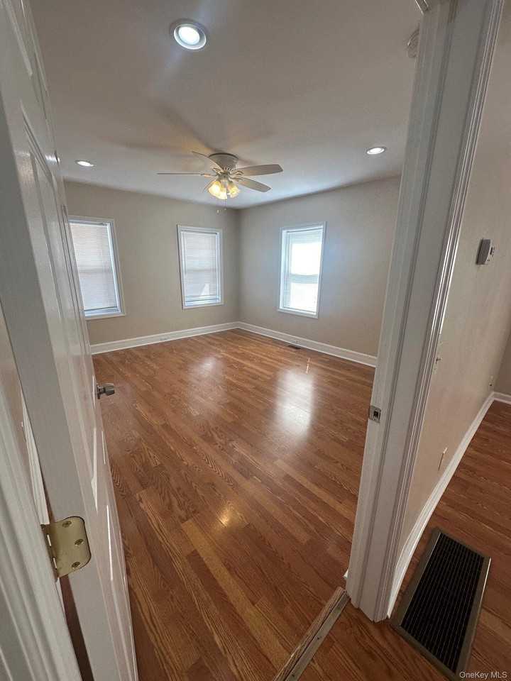 29 Fort Putnam St #1 - Photo 5 of 10