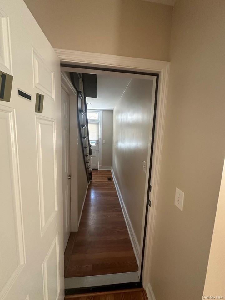 29 Fort Putnam St #1 - Photo 6 of 10
