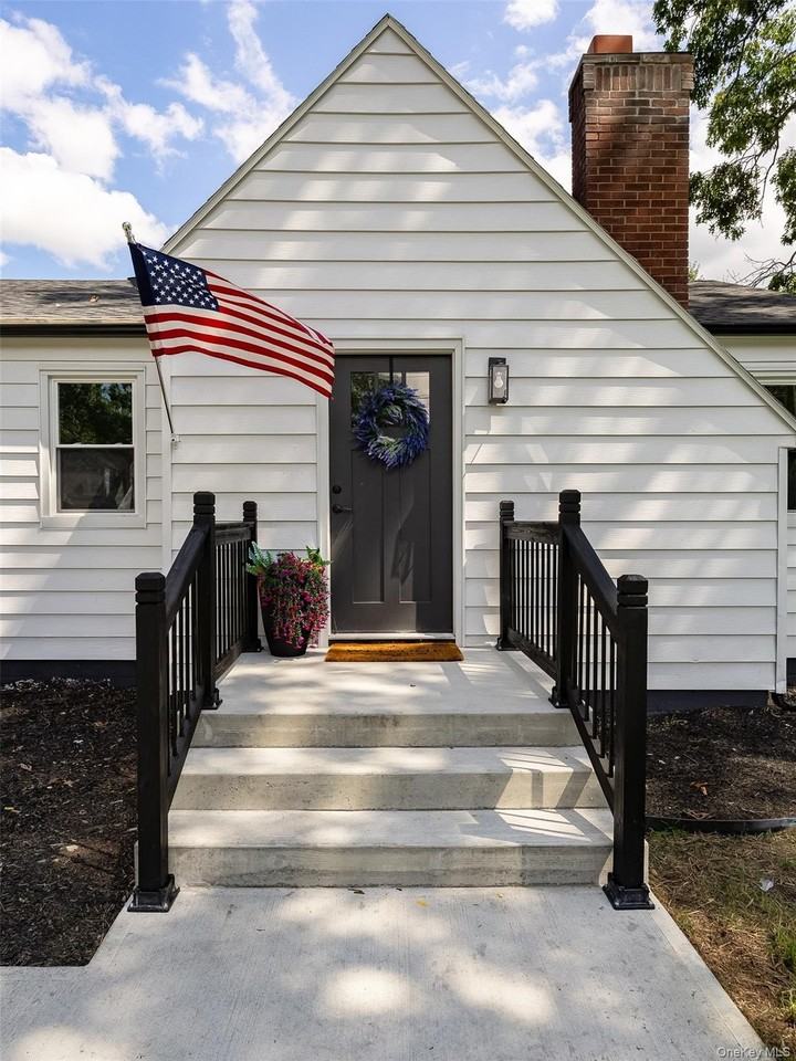 34 Lakeview Ave - Photo 4 of 24