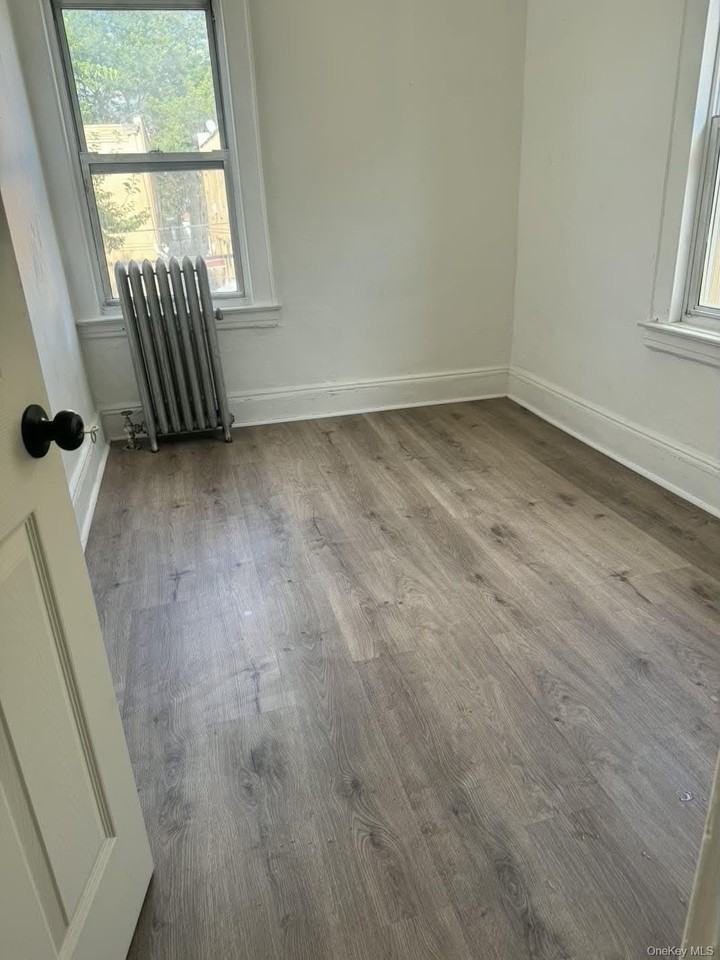 3745 94th St - Photo 5 of 10