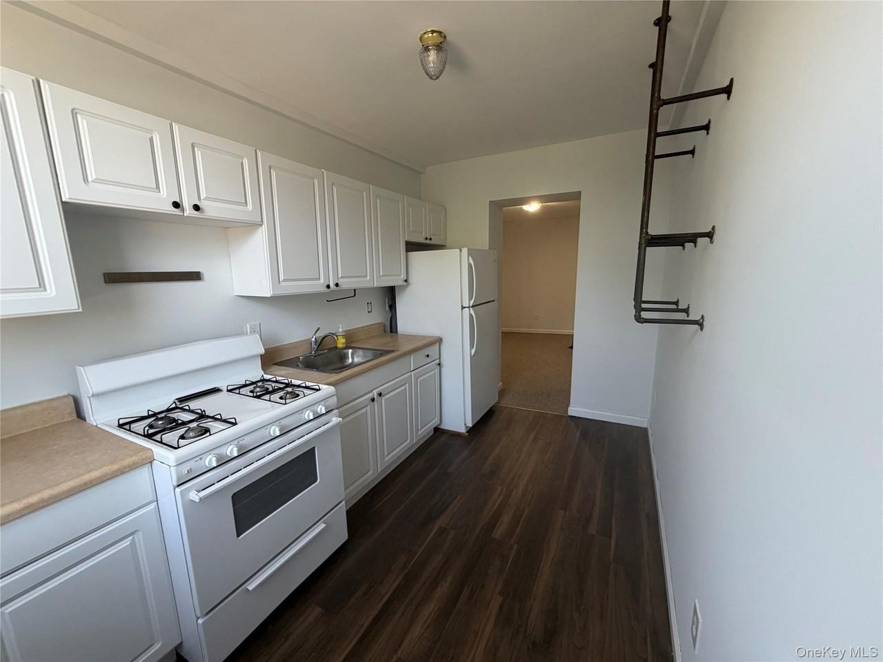 37 E Main St #201 - Photo 2 of 7