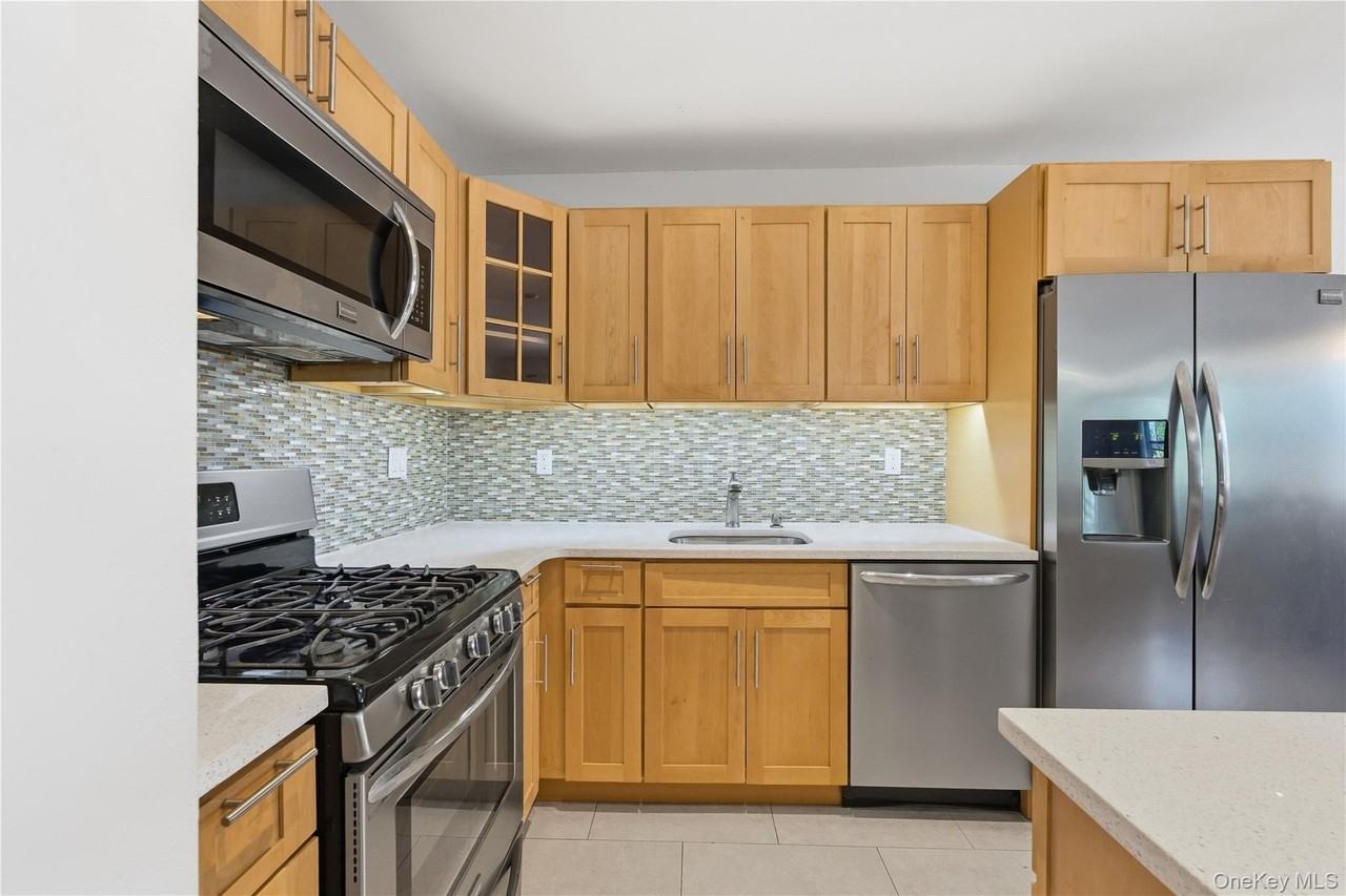 5917 Kissena Blvd #2FL - Photo 4 of 22