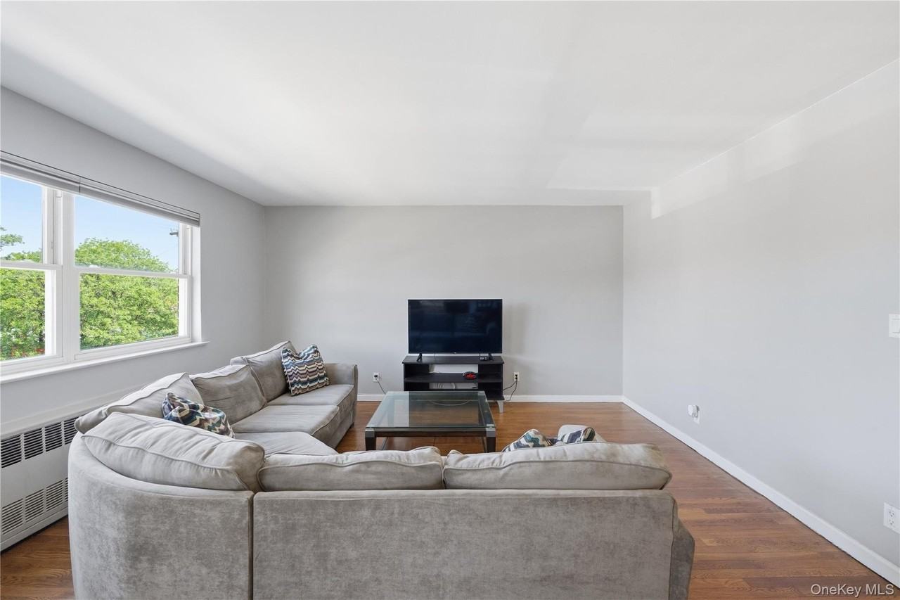5917 Kissena Blvd #3FL - Photo 2 of 24