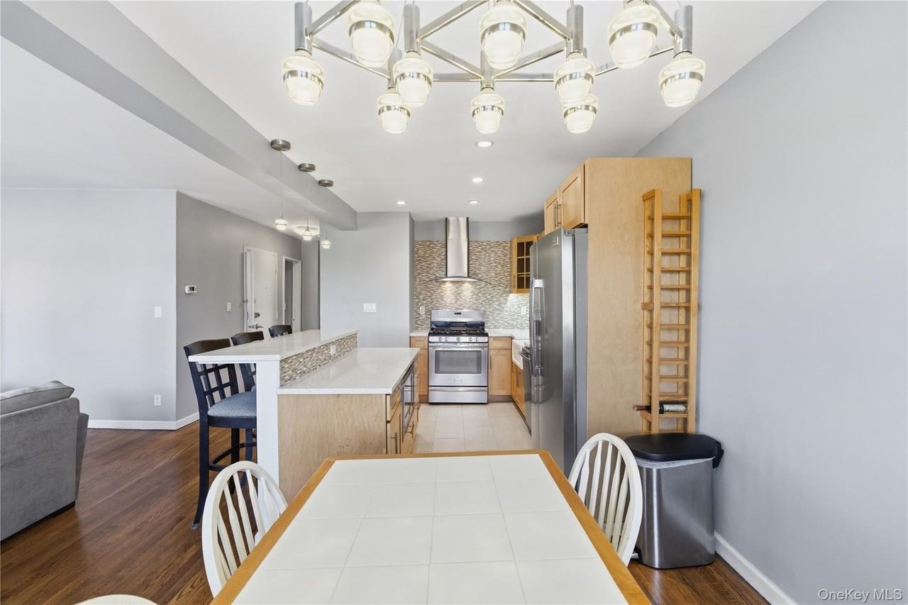 5917 Kissena Blvd #3FL - Photo 5 of 24