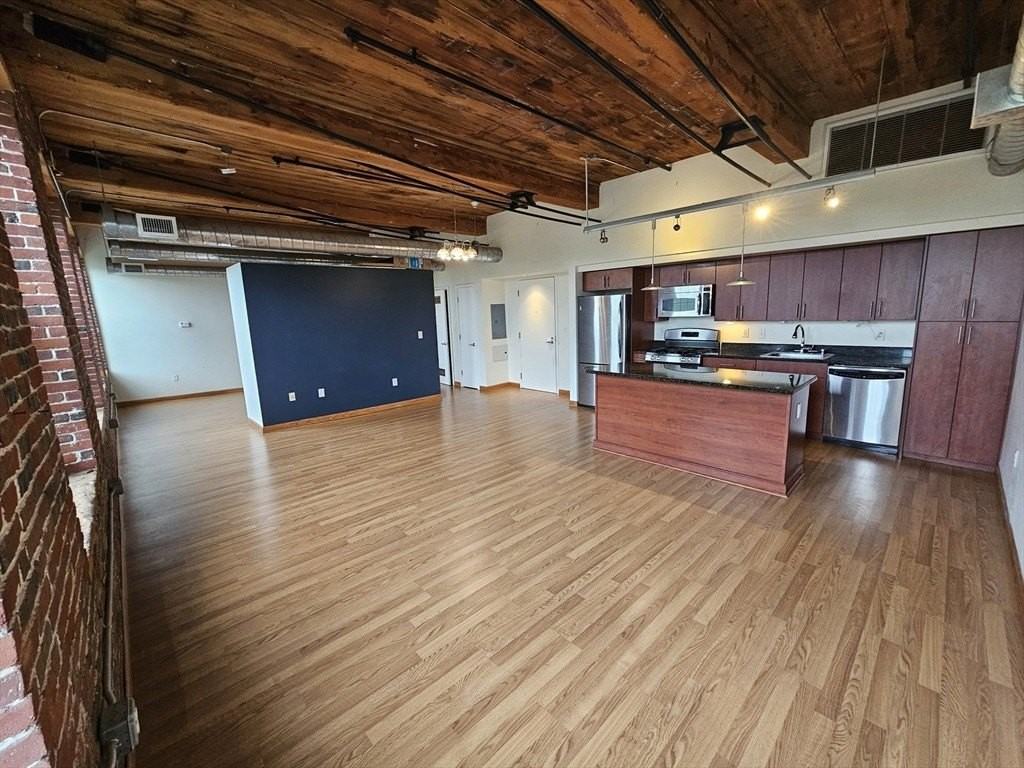 130 John St #110