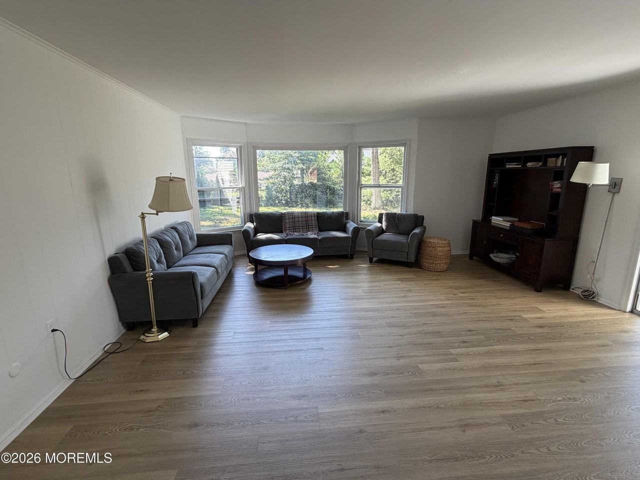 8 Corey Dr - Photo 6 of 27