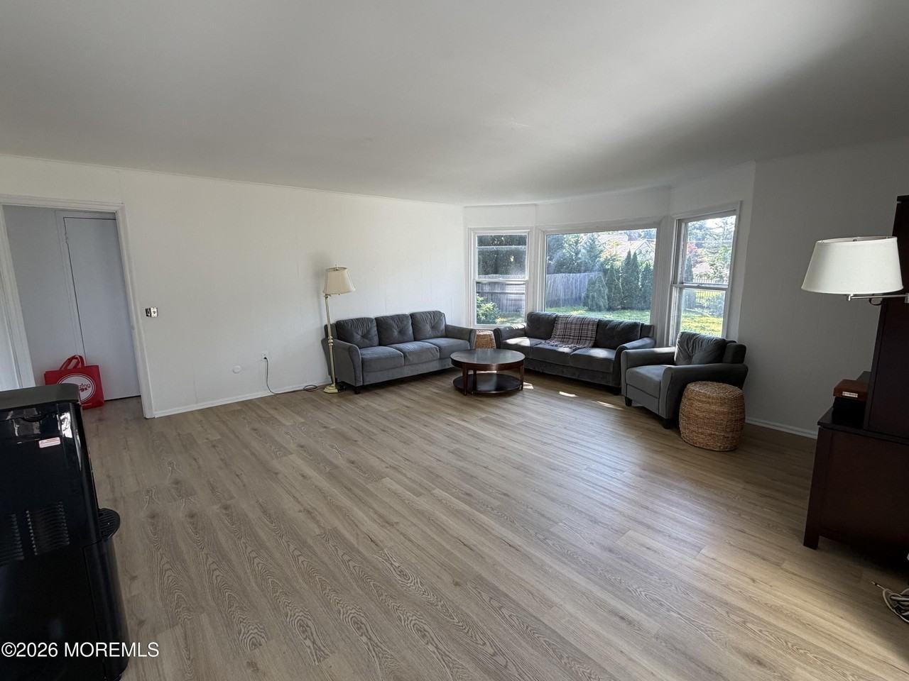 8 Corey Dr - Photo 7 of 27