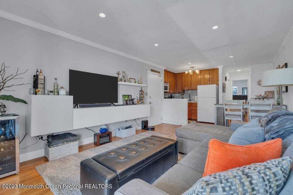 207 13th Ave #10 - Photo 6 of 23
