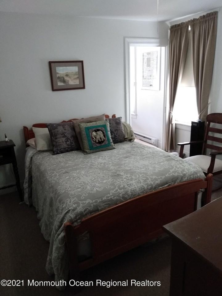 35 Olin St #1-2 - Photo 5 of 20