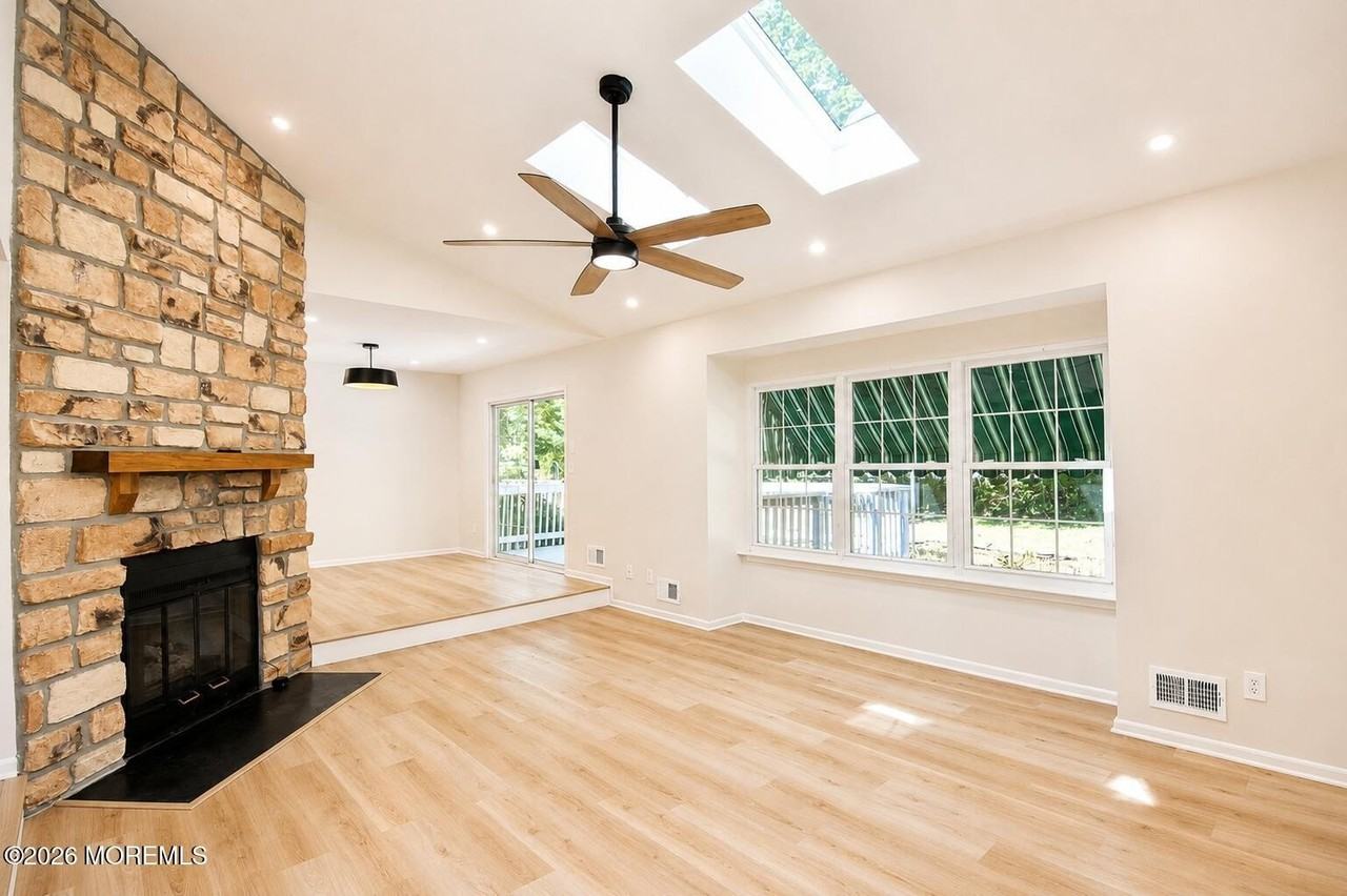 99 Oak Ln - Photo 3 of 42