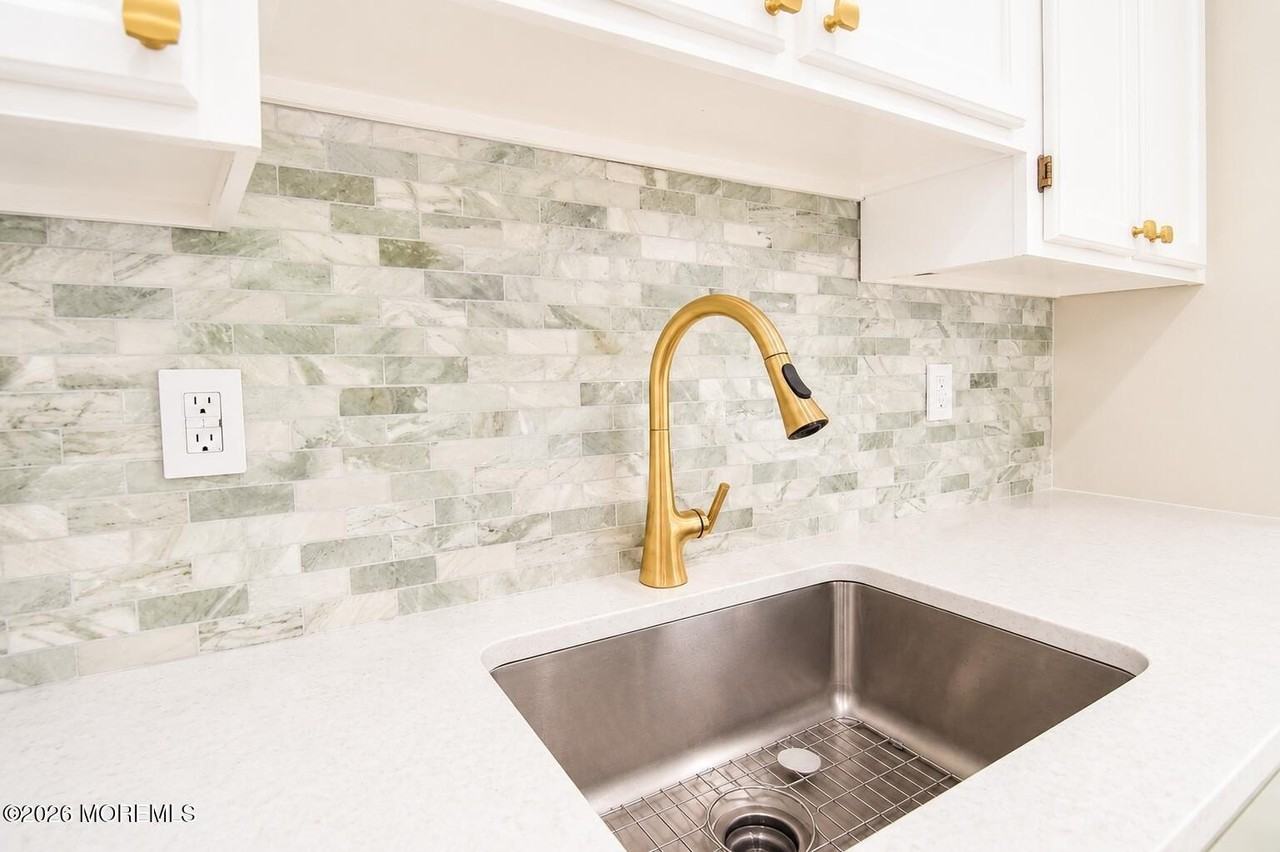 99 Oak Ln - Photo 7 of 42