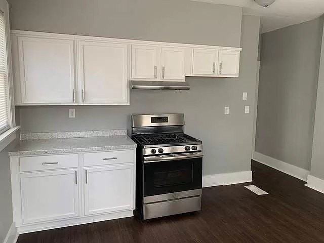 325 N 7th St - Photo 4 of 20