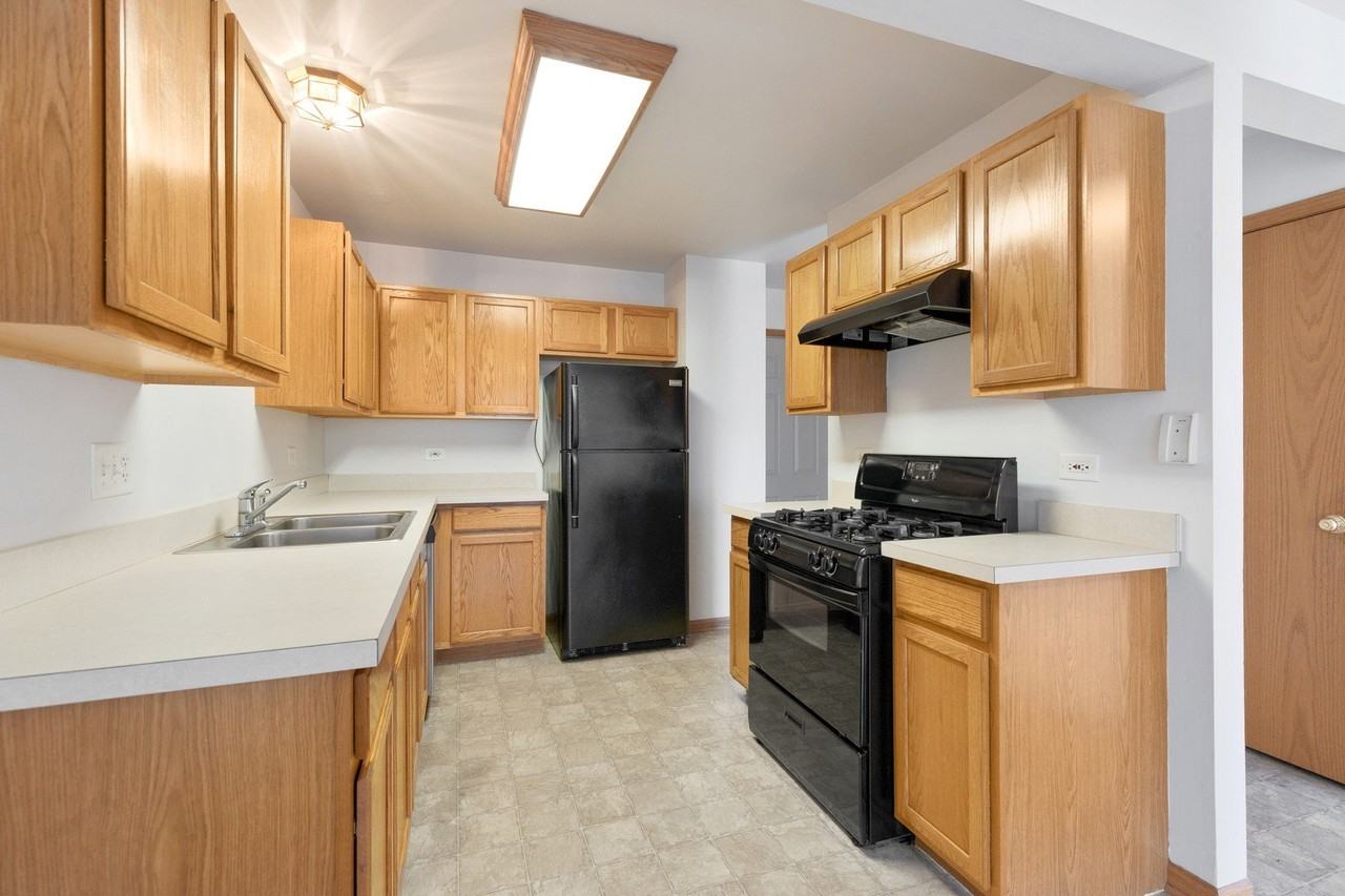 820 Adam Ln - Photo 6 of 16
