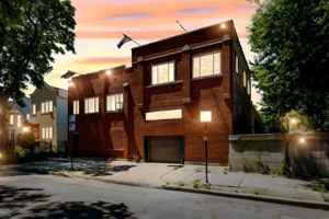 featured image of 1742 N Mozart St