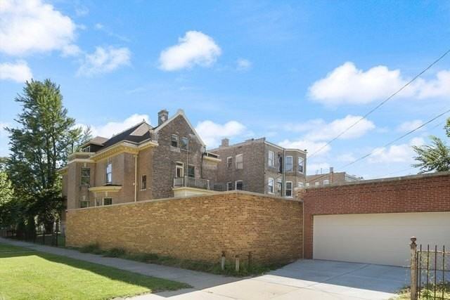 1036 W Garfield Blvd - Photo 2 of 33