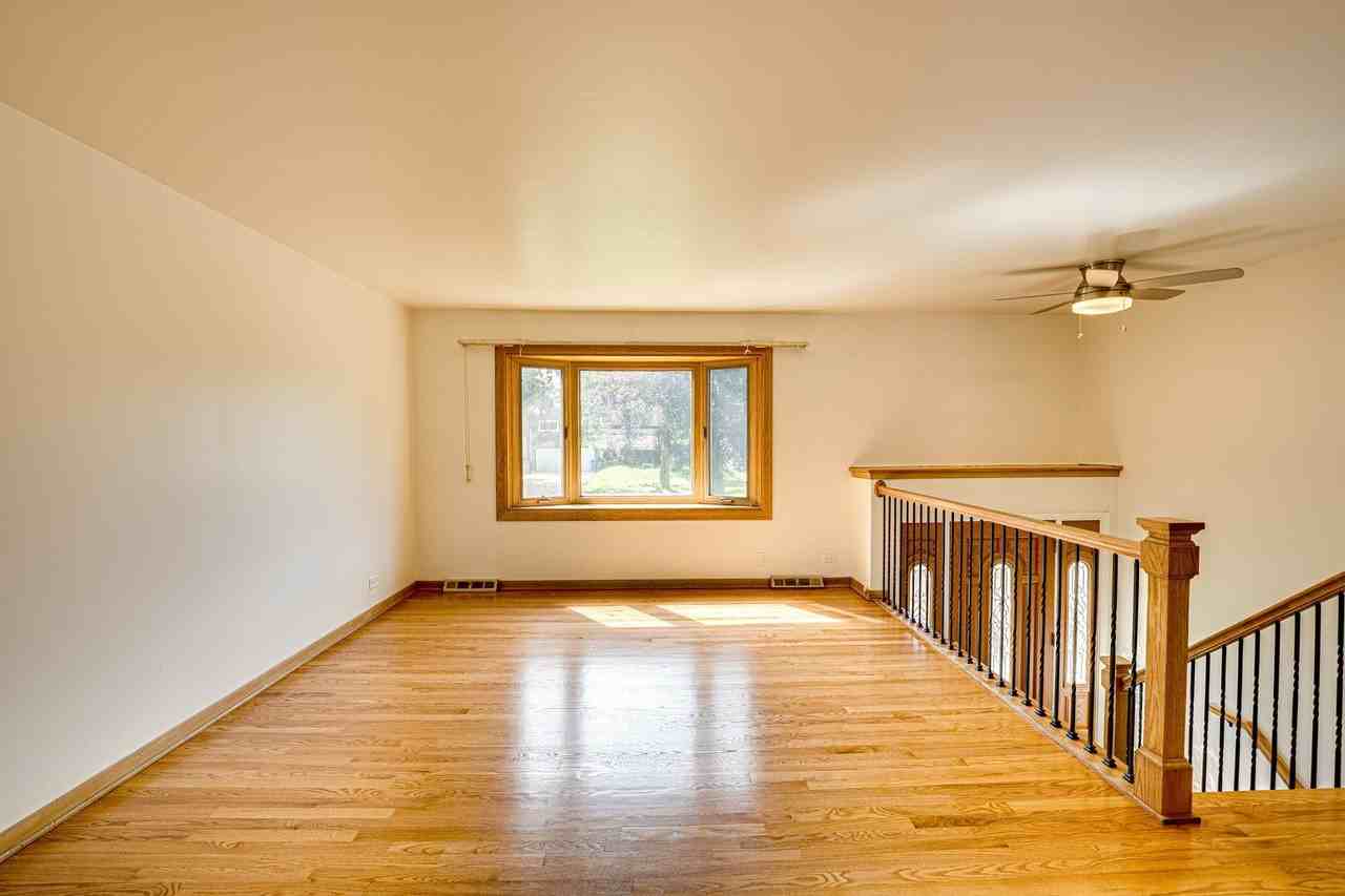 1015 Wilson Ave - Photo 3 of 29