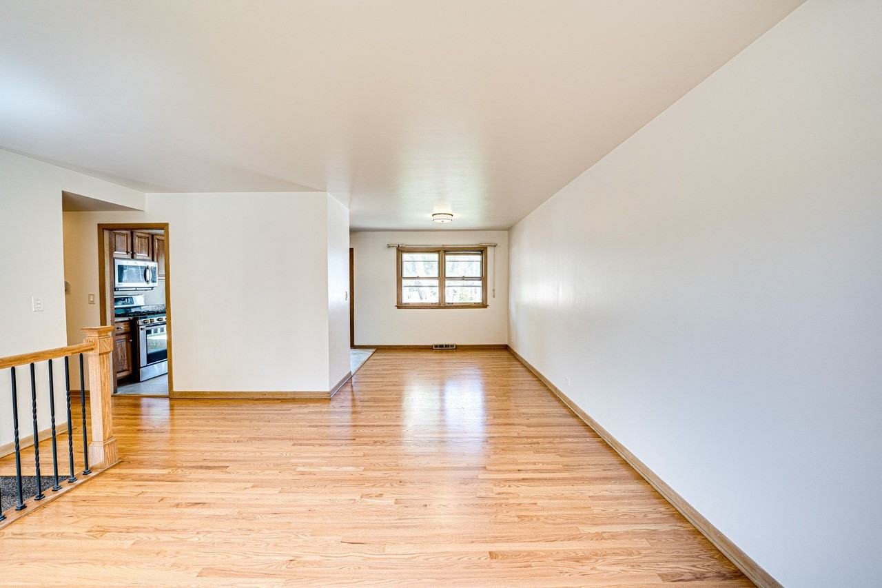 1015 Wilson Ave - Photo 4 of 29