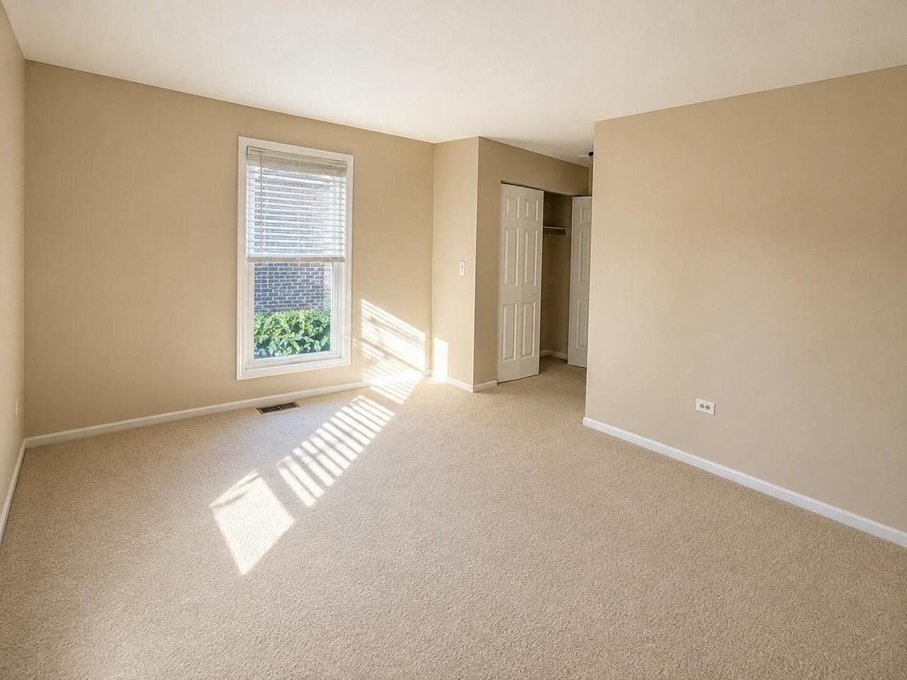 1550 Jasper Dr - Photo 5 of 9
