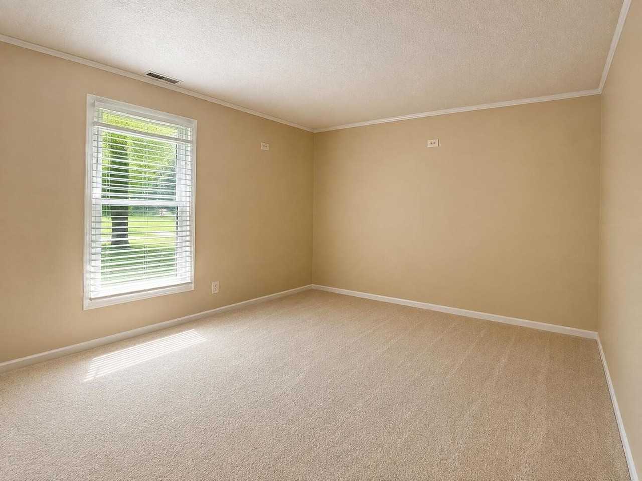 1550 Jasper Dr - Photo 6 of 9