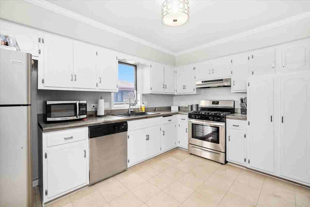 16743 Paxton Ave #3N - Photo 5 of 12