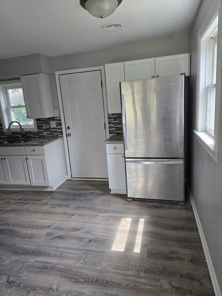 371 N La Londe Ave - Photo 6 of 10