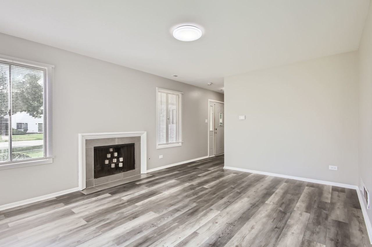 9 Red Barn Rd - Photo 3 of 11