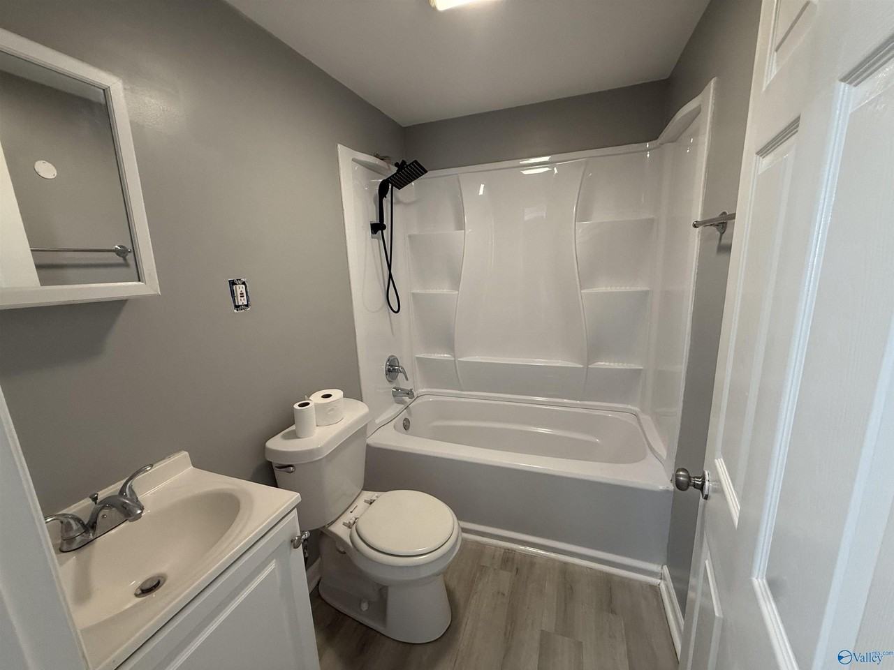 74 Derrick Dr - Photo 7 of 11