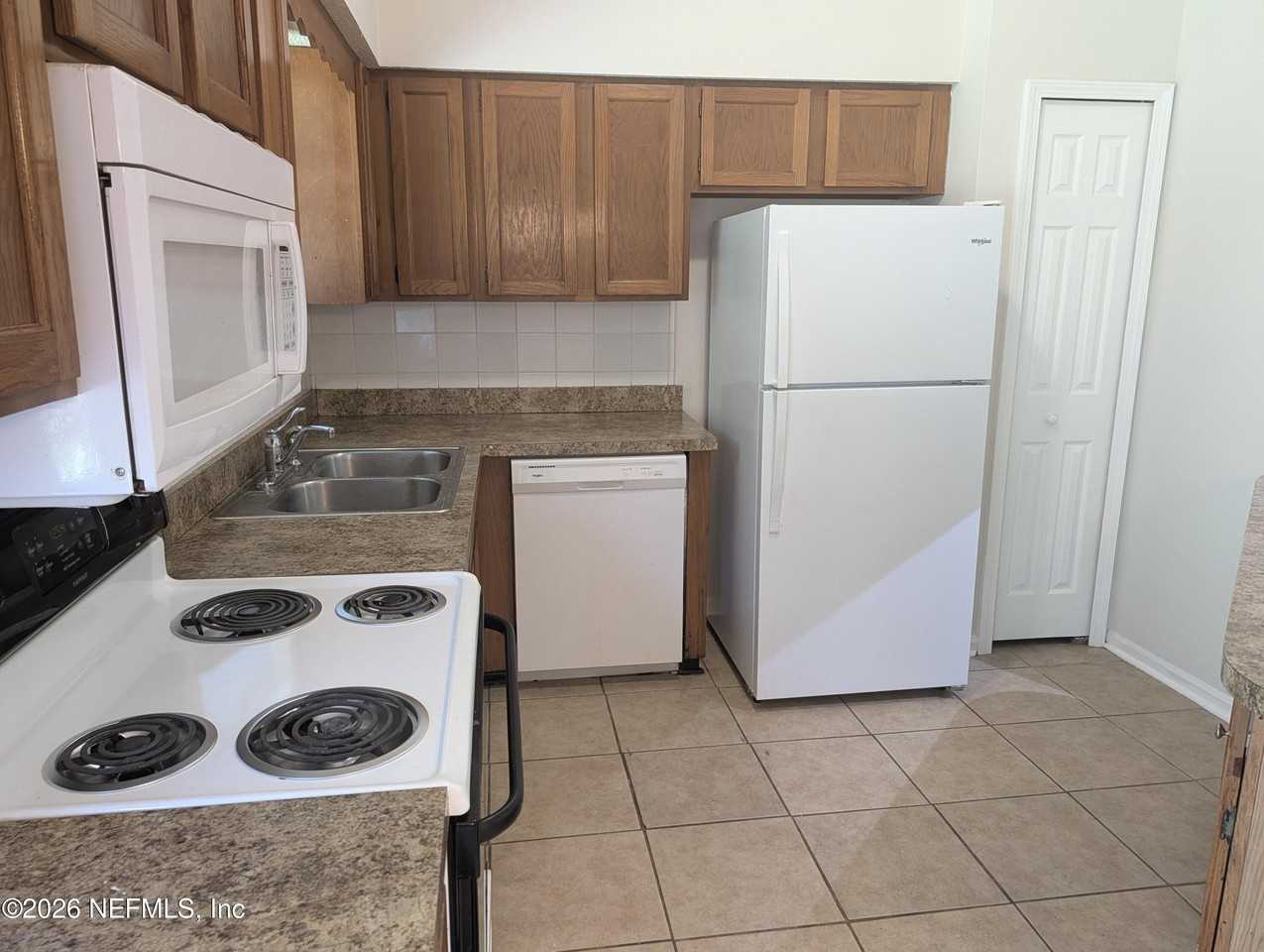 2638 San Francisco Blvd Unit A - Photo 4 of 12